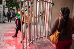 La Paz, Bolivia. 7th Nov 2019. Opposition supporters painted the building of the Bolivian Ministry of Economics and Treasure and destroyed the gate protecting the main entrance. Radoslaw Czajkowski