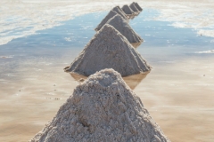 Bolivia - Salar de Uyuni - salt lake - salt pyramide 6